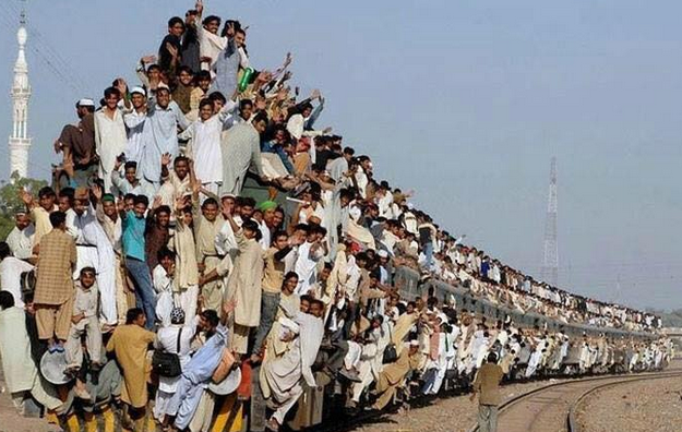 DÜNYANIN YÜKÜNÜ TAŞIYANLAR...