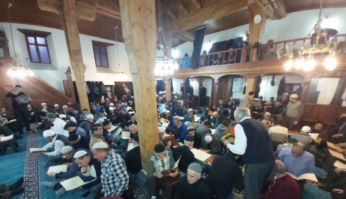 Erzurum’un 500 yıllık geleneği için camiler adeta dolup taştı