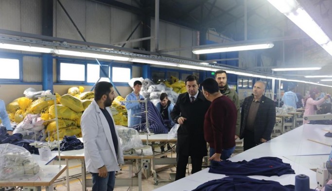 Kaymakam Köleoğolu, tekstil fabrikasını ziyaret etti