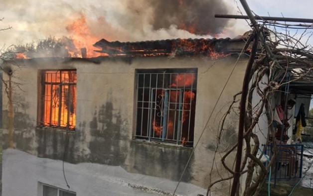 Kısa devre evi küle çevirdi
