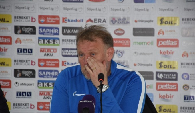 Robert Prosinecki: “5 golün 3’ünü biz rakibimize hediye ettik”