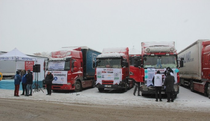 Erzurum’dan İdlib’e 25 tır yardım