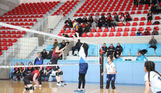 Liseliler filede buluştu