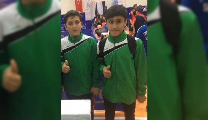 Mercan’lı öğrenciler teniste yarı finale çıktılar