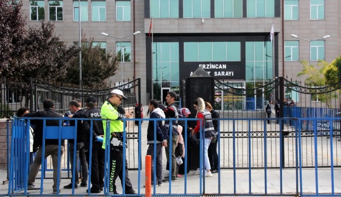 Muhtarı öldürüp çobanı da yaralayan sanık, 18 yıl 4 ay hapis cezasına çarptırıldı
