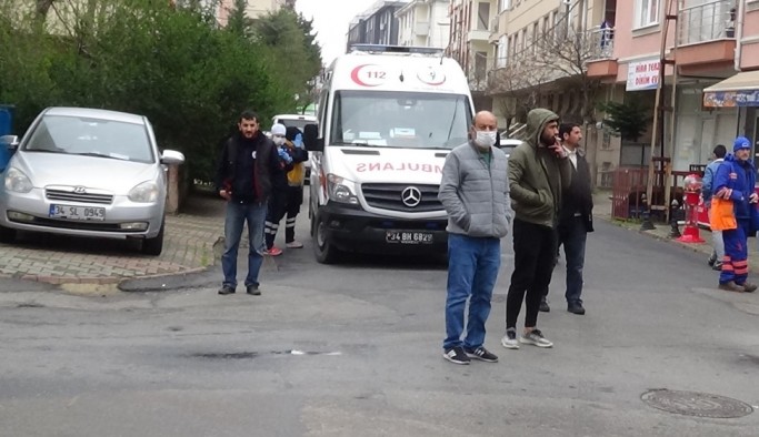 (Özel) Yangın nedeniyle evinde mahsur kalan yaşlı adamı itfaiye kurtardı
