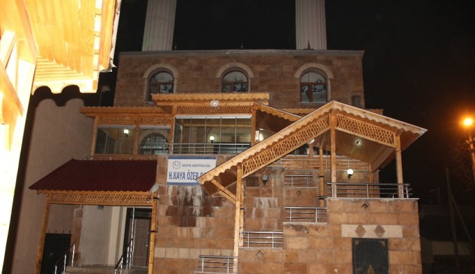 Varto’daki camilerden korona virüse karşı dua yapıldı