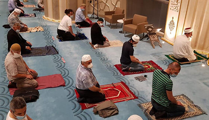 CAMİLERDE İBADET BAŞLIYOR