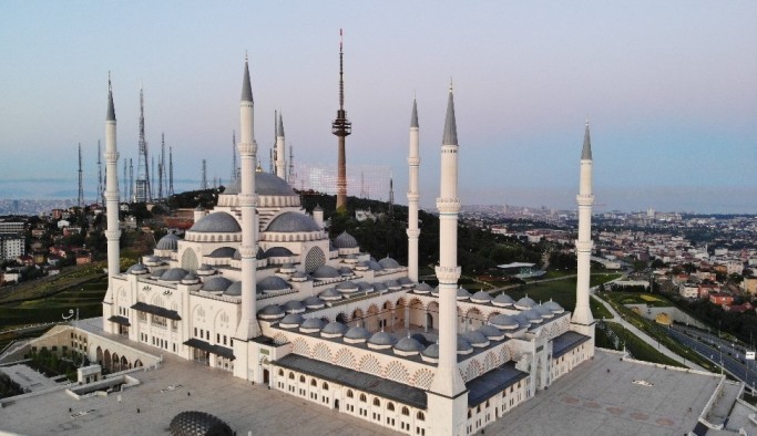 Çamlıca Camii bu sene Ramazan Bayramı’nda boş kaldı