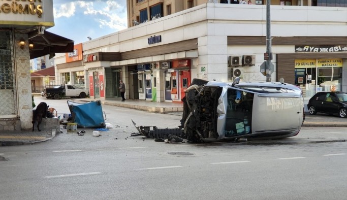 Görevden dönen Vefa Destek Grubu kaza yaptı