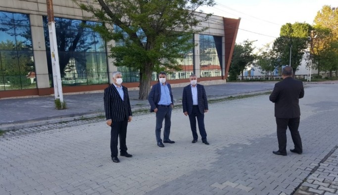 Tatvan’da namaz kılınacak alanlarda son hazırlık
