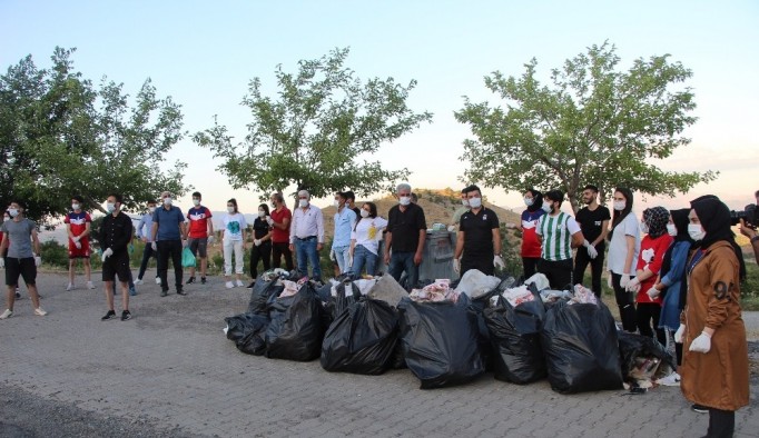 Bingöl’de gönüllü temizlik timi, doğa için seferber oldu