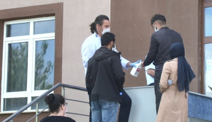 Erzurum’da Covid-19 tedbirleri kapsamında AYT sınavı