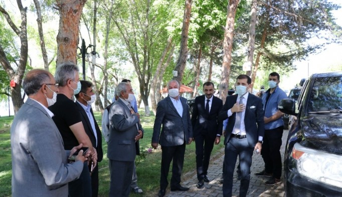 Kaymakam Erat, STK temsilcileri ve muhtarlarla bir araya geldi