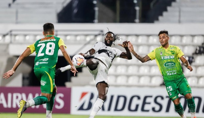 Adebayor’un 4 maçlık serüveni sona erdi