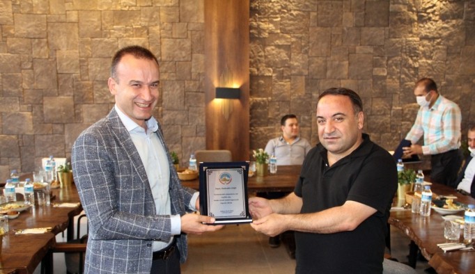 Ağrı’da şube müdürlerine veda yemeği