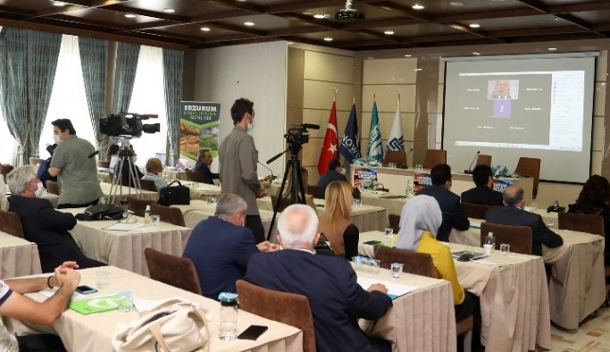 Başkan Sekmen, Su Çalıştayı’nda konuştu