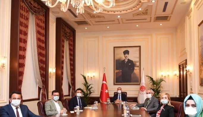 Başkan Ulutaş, Ankara’dan Kaş’a müjdelerle döndü