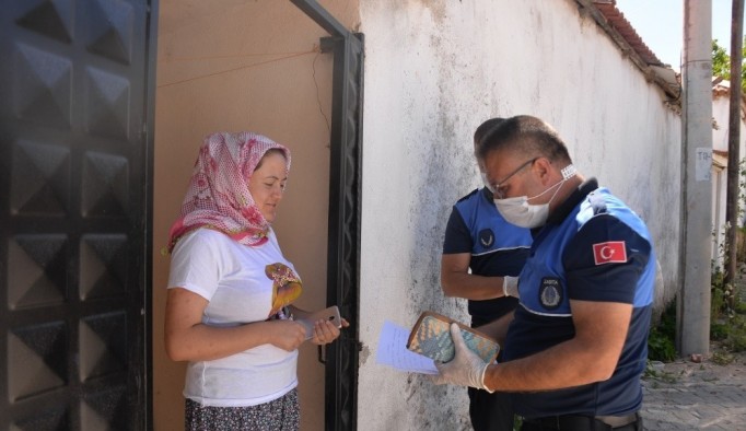 Dedektif gibi araştırma yapıp cüzdanı sahibine teslim ettiler
