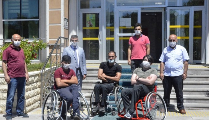 Hollanda’da yaşayan gurbetçilerden engellilere anlamlı destek