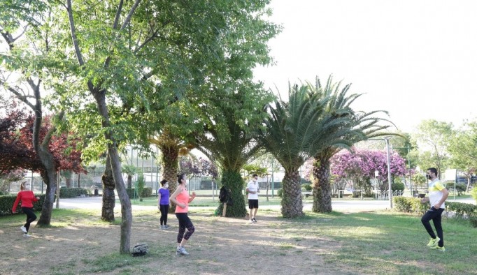 Kadıköy’de yeni normale uygun sabah sporları başladı