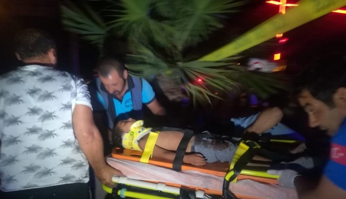 Otomobil ile belediye otobüsü çarpıştı: 1’i hamile, 2’si çocuk toplam 6 kişi yaralı