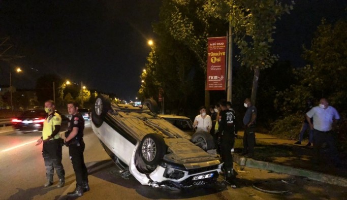 Bursa’da başka bir aracın sıkıştırması sonucu takla atan sıfır otomobil kullanılamaz hale geldi