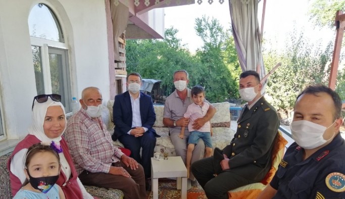 Kaymakam Çimşit’ten şehit ailelerine bayram ziyareti