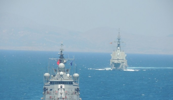 Türk ve İspanyol fırkateynleri Kuzey Ege’de eğitim yaptı