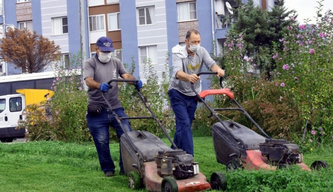Aliağa’da park ve yeşil alanlar pırıl pırıl