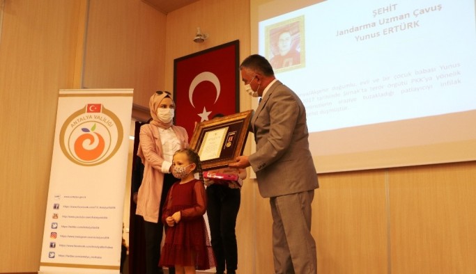 Antalya’da Devlet Övünç Madalyası töreni