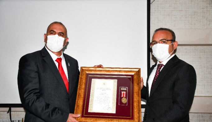 Ardahanlı gazi Adnan Tatlı’ya Devlet Övünç Madalyası verildi