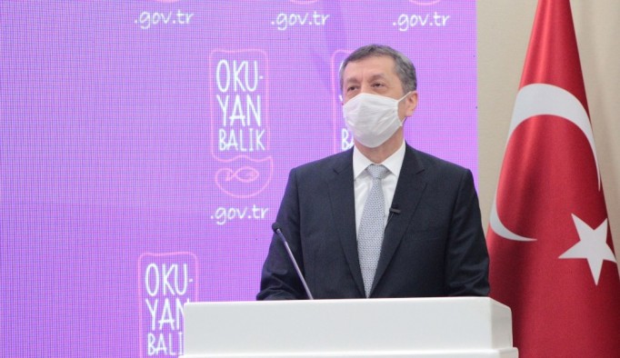 Bakan Selçuk, “Okuyan Balık” Sesli Elektronik Kütüphanesini tanıttı