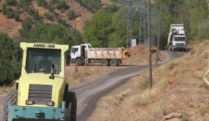 Bingöl’de rekor kırıldı, 92 köy yeni asfalt yola kavuştu