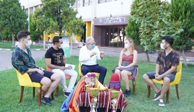 Ege Üniversitesi, öğrencileriyle hasret gideriyor
