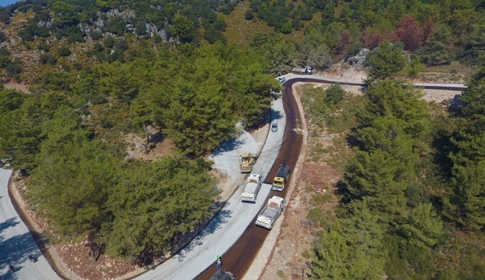 Karaağaç’ta yol çalışmaları tamamlandı