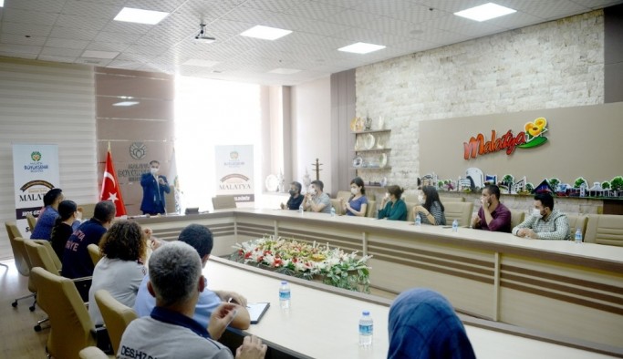 Malatya Büyükşehirden işaret dili eğitimi