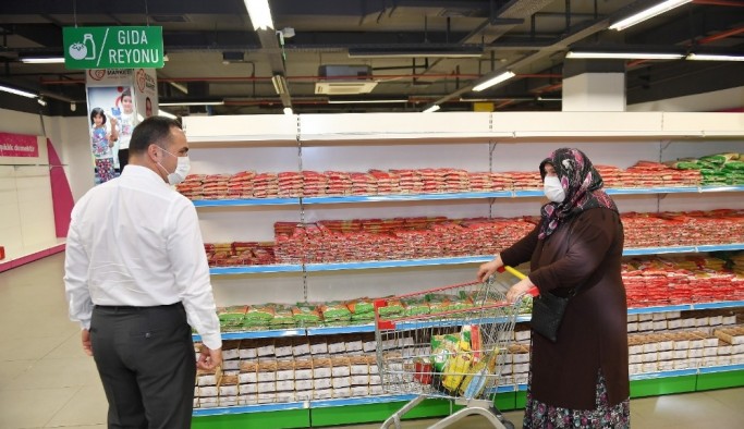 Sosyal market pandemi sürecinde ihtiyaç sahiplerinin destekçisi oldu