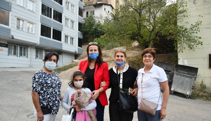 Hayırsever 3 iş kadını çocukları mutlu etmek için il il dolaşıyor