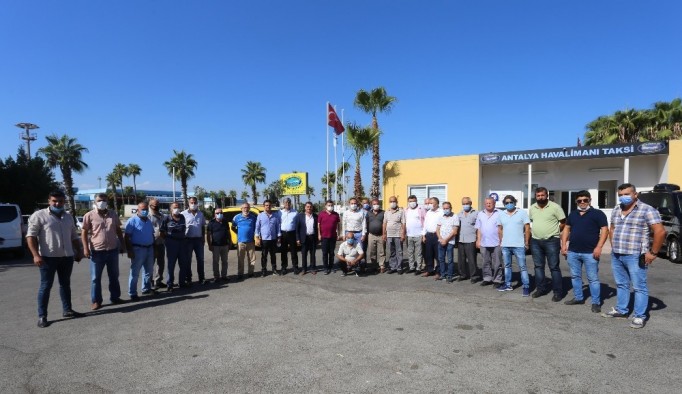 Tütüncü, taksici esnafı ile buluştu