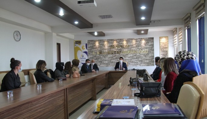 Erzurum’da öğretmenler kalite etiketi belgelerini aldılar