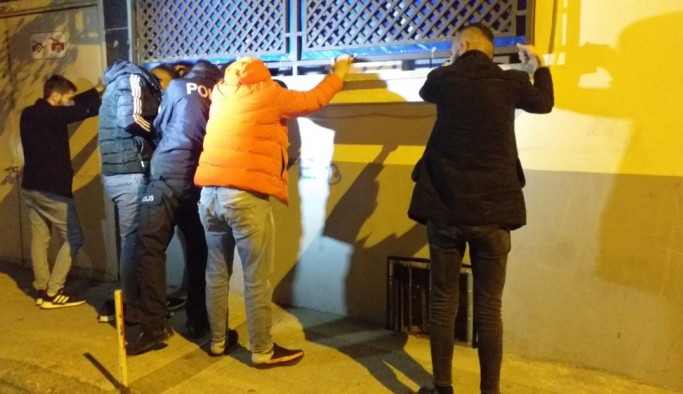 Kısıtlamada polisten kaçan şüphelinin çorabından uyuşturucu madde çıktı