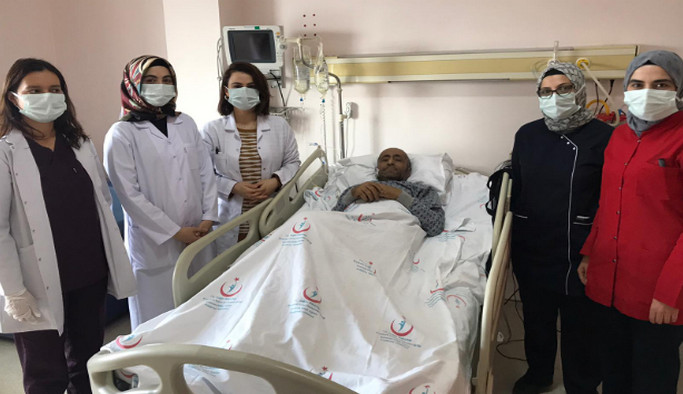 60 yaşındaki corona hastası, 155 gün sonra yoğun bakımdan çıktı