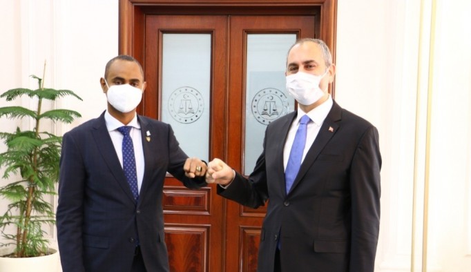 Adalet Bakanı Gül, Somalili mevkidaşı ile bir araya geldi
