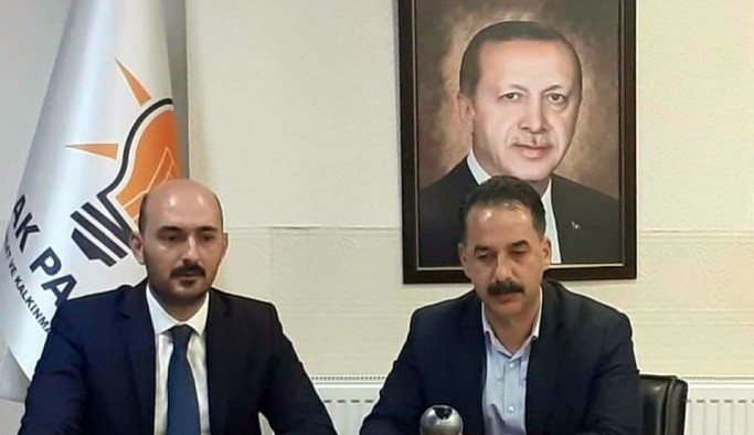 AK Parti Erzincan İl Başkanı Şireci ve İlçe Başkanı Bulut'tan yeni yıl mesajı