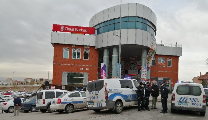 Başkent'te banka soygunu girişimi, 1 yaralı