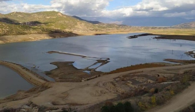 Beydağ Barajı ve Gölcük'te su seviyesi en alt düzeyde