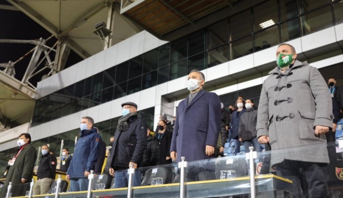 Büyükşehir Belediye Başkanı Aktaş'tan Bursasporlu futbolculara övgü