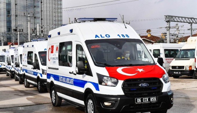 Büyükşehir Belediyesi ambulans ve diyaliz araç filosunu genişletti