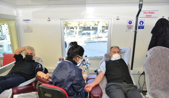 Elazığ'da eğitimciler kan bağışında bulundu